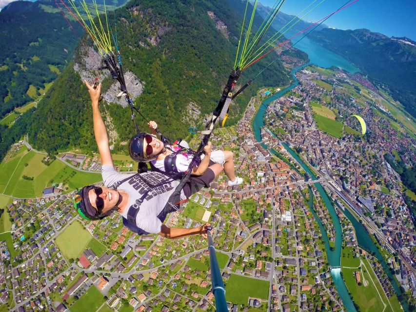 Zurich: Day trip to Interlaken incl. tandem paragliding - Flying above Interlaken instead of merely looking at the Alps
