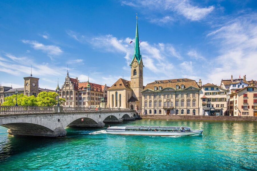 Zurich Discovery Walking Tour - Lake Zurich views to finish the walk