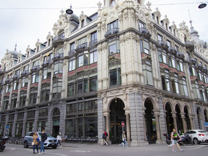 Zurich: Exclusive Swiss Banking Tour with a Local - Where Swiss bankers dine, drink, and make deals