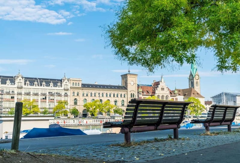 Zurich: Express Walk with a Local in 60 minutes - Grossmünster and the city’s defining landmarks