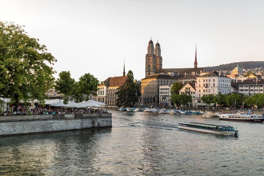 Zurich: Highlights Walking Tour with a Local Guide - How much can two hours cover?