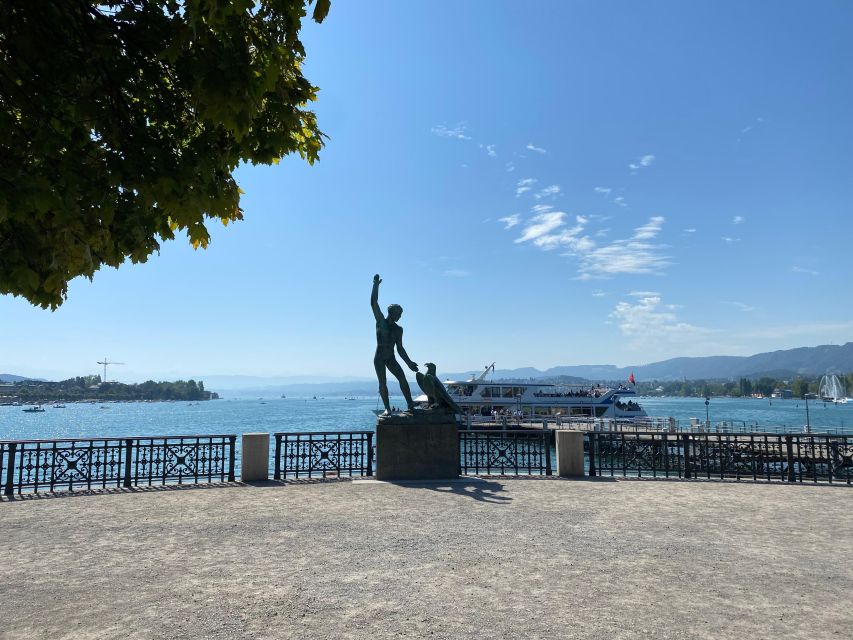Zurich in the Mirror of the Past: Self-Guided Audio Tour - City Hall and the guild houses