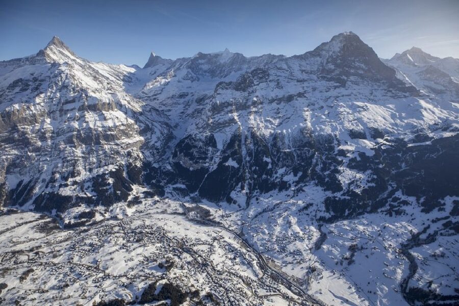 Zurich/Lucerne: Swiss Ski Experience in the Jungfrau Region - A first ski lesson beneath the Eiger