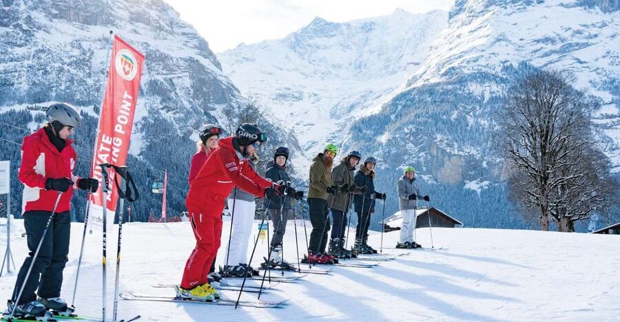 Zurich/Lucerne: Swiss Ski Experience in the Jungfrau Region - The morning coach ride through the Bernese Oberland