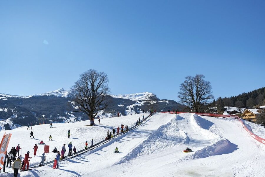 Zurich/Lucerne: Swiss Ski Experience in the Jungfrau Region - Arriving in Grindelwald and getting fitted out