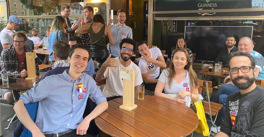 Zurich: Meet new people and enjoy free snacks - Meeting people in Zurich without a formal tour