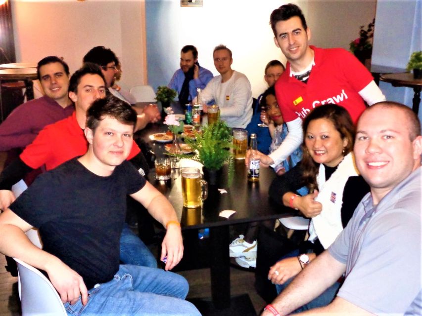 Zurich: Meet new people and enjoy free snacks - The first few minutes: finding the host in the bar