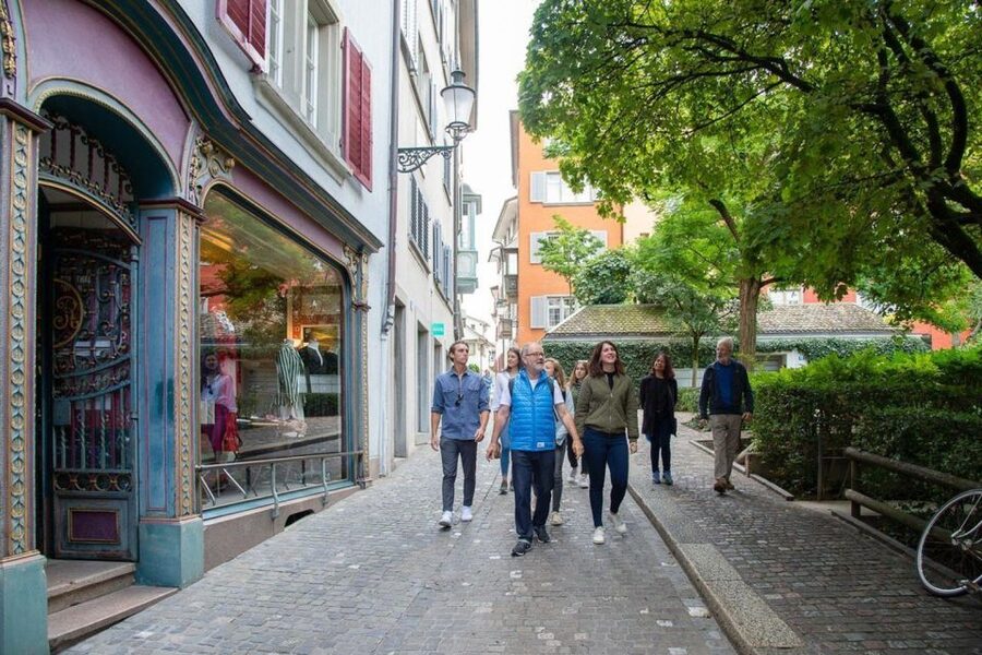 Zurich Old Town Walking Tour: 2-Hours - Zurich’s three great churches from the outside
