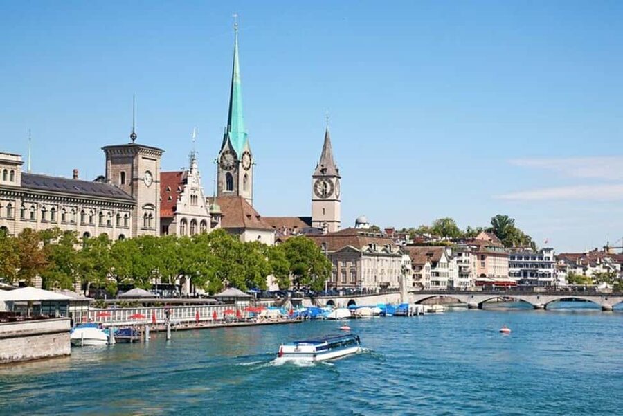 Zurich Old Town Walking Tour - Lindenhof Hill and the city below