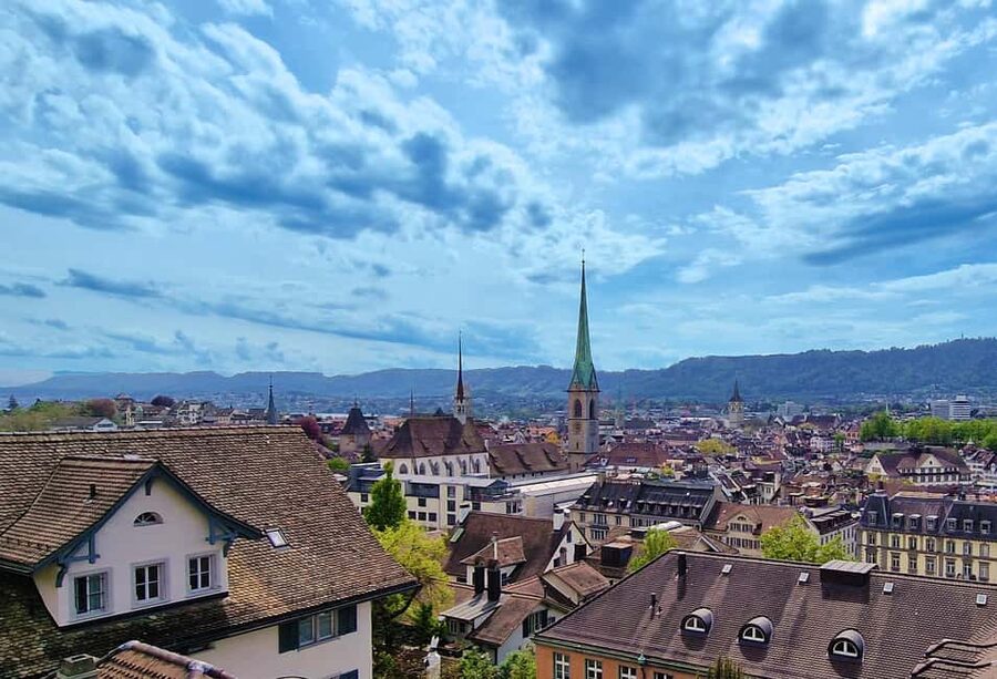Zurich Open-top Tour and Chocolate and Cheese Countryside - The 80-minute ride to Chocolarium