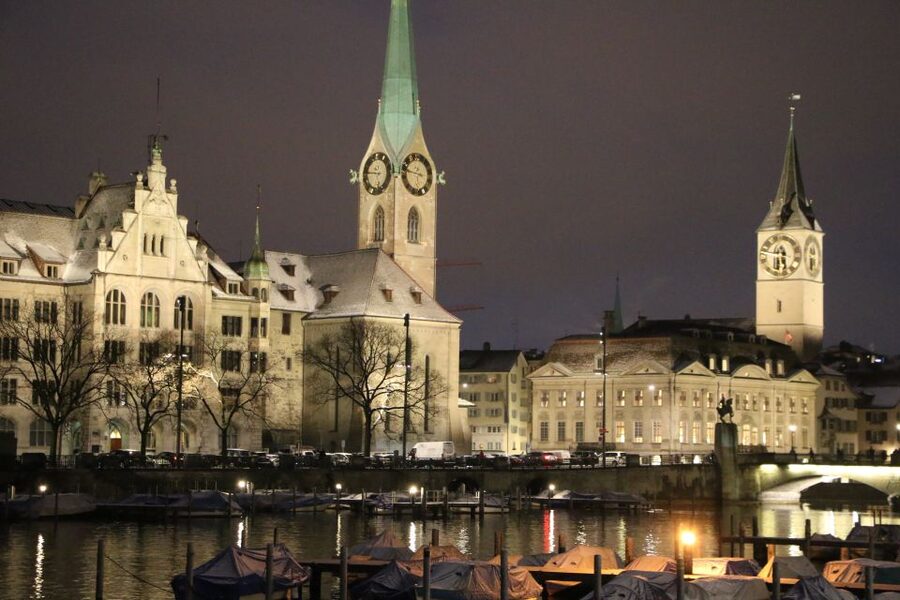 Zurich: Private Walking Tour with a Local Guide - What $90 per person buys you