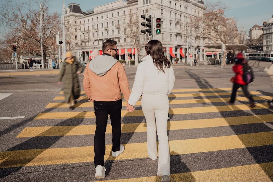 Zurich: Professional Photoshoot at the Best Spots - Key points to know before booking