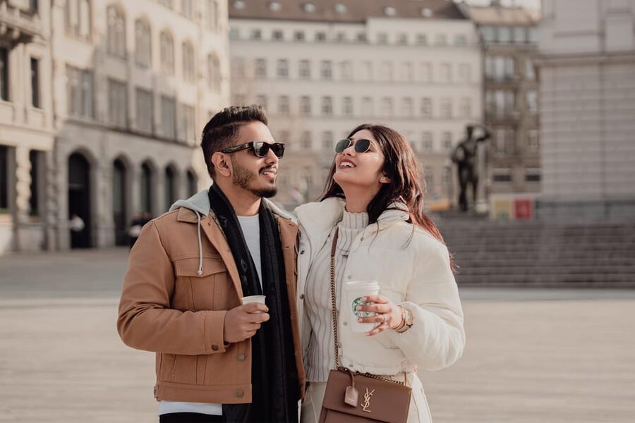 Zurich: Professional Photoshoot at the Best Spots - Lindenhof and the view from Crash Landing on You