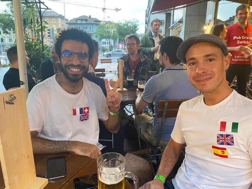 Zurich: Pub Crawl Nightlife Tour with Shots and Snacks - A four-hour night with a loose route