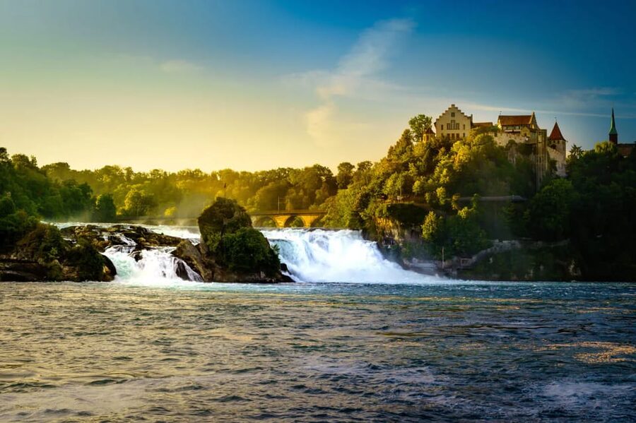 Zurich: Stein am Rhein, Rhine Falls & Lake Boat Cruise - Paradeplatz and the tram to Bürkliplatz