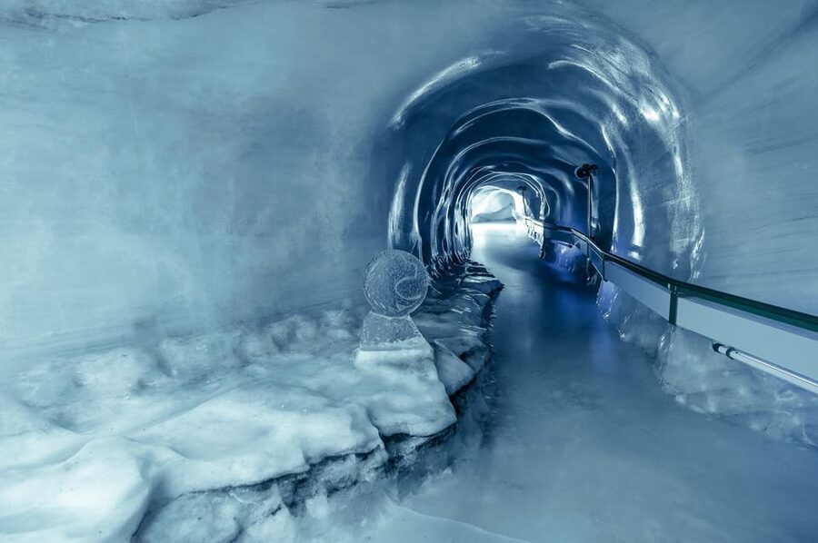 Zurich: Titlis Beginner Ski day snow experience & Lucerne - Beginner skiing at Trübsee Snow Experience Park